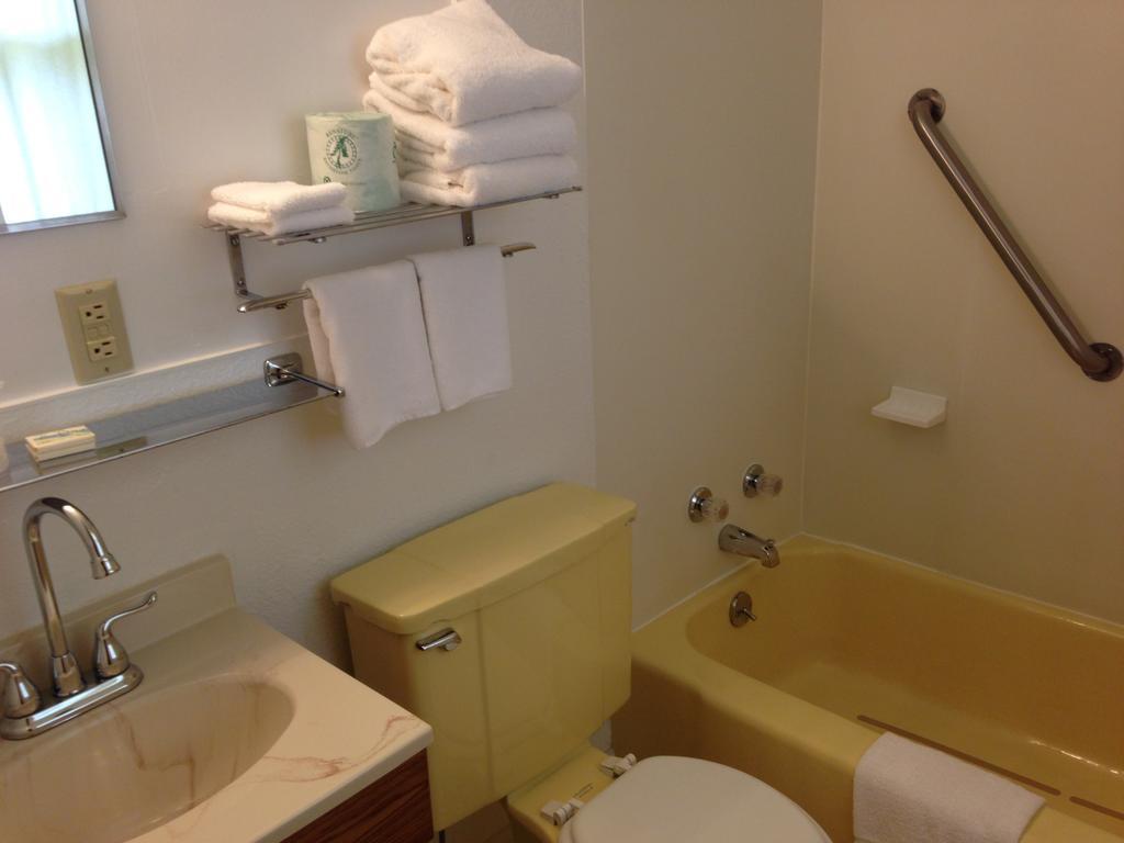 Indianhead Motel Айронвуд Номер фото